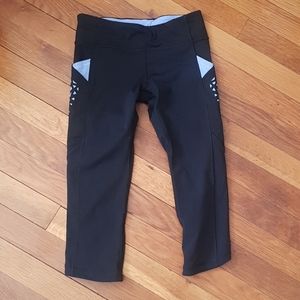 Almost Brand new Ivivva capri leggings